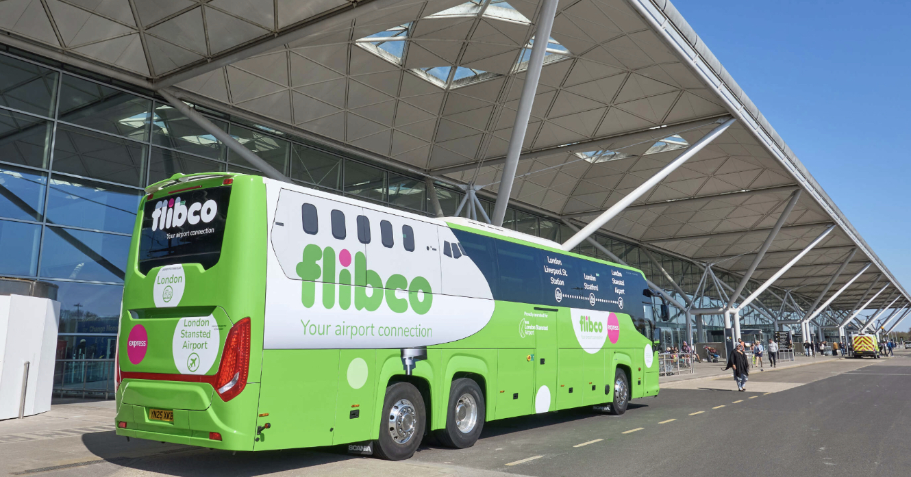 basildon and essex to stansted airport bus